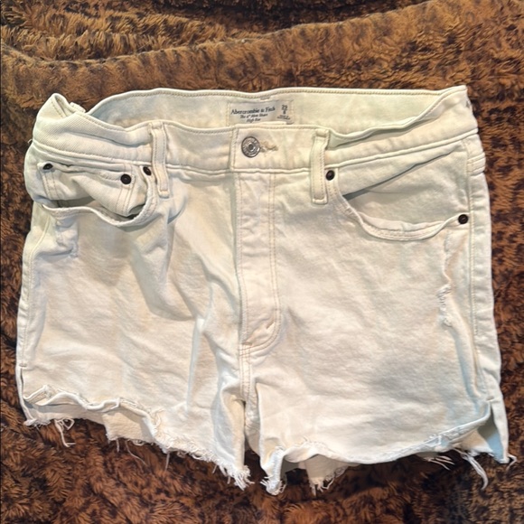 Abercrombie & Fitch White Jean Shorts Frayed Hem mom short high rise 4” - Picture 1 of 3